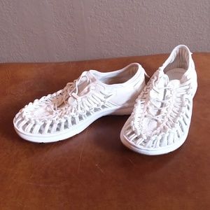 [Keen] White Uneek Sandal
